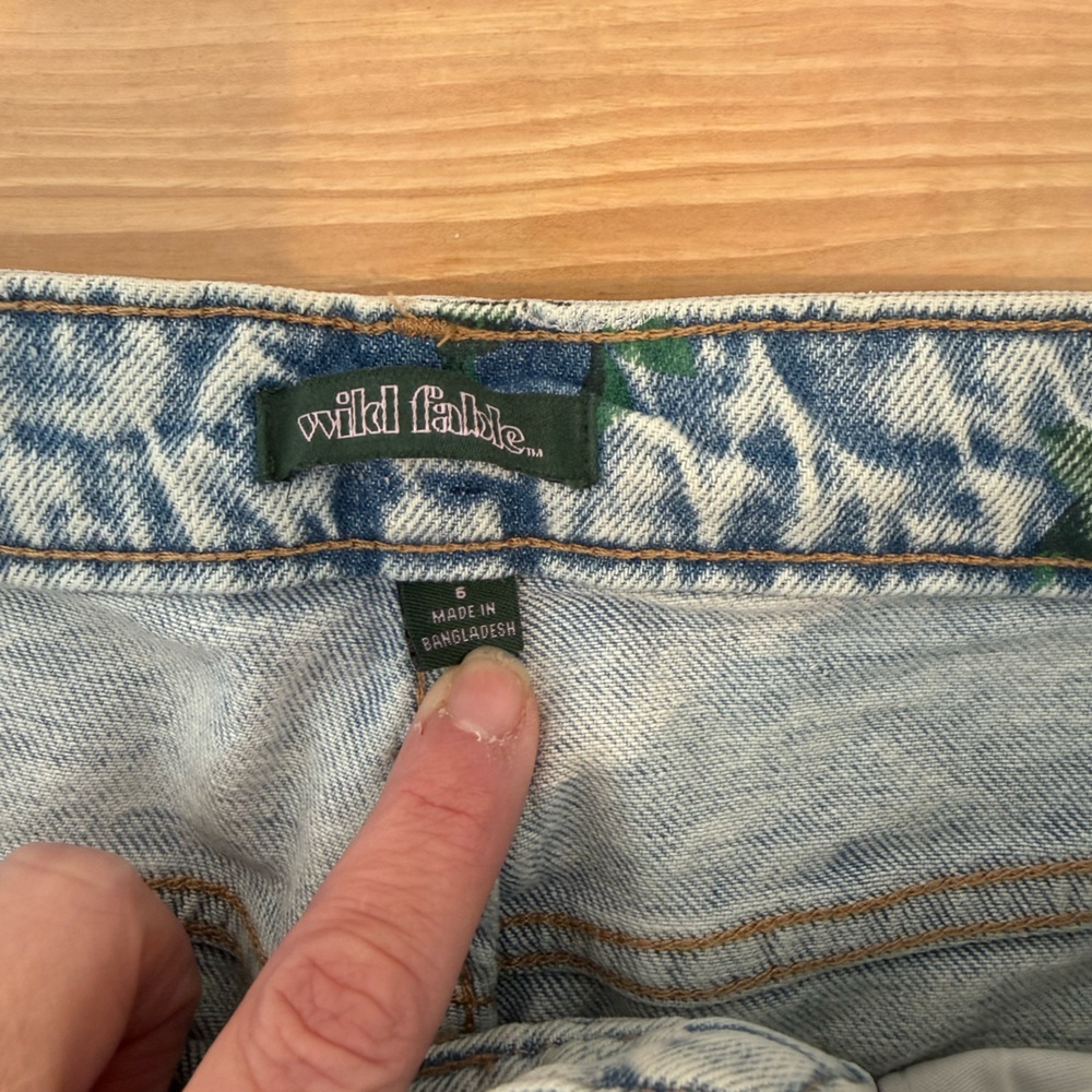 Wild Fable Floral Acid Wash Jeans – Size 6 🌸 Vintage-Inspired Denim - Picture 3 of 5